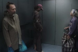 Том Йорк прокатился в лифте в клипе на старую песню (Видео)