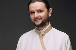 Победителем «Голосу країни - 7» стал поющий священник Александр Клименко