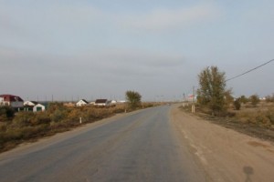 На трассе Астрахань – Ильинка – Красные Баррикады в Икрянинском районе завершаются работы на двух дорожных участках.