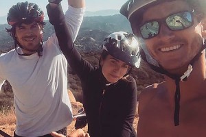 Никки Рид и Йен Сомерхолдер покоряют горы на велосипедах через два месяца после рождения первенца