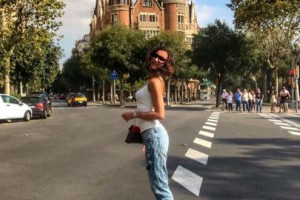 Ольга Бузова «отжигает» на улицах Барселоны