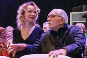 Армен Джигарханян сбежал от молодой жены и подал на нее заявление в полицию