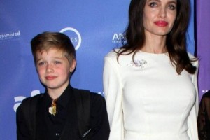Анджелина Джоли появилась на публике с нелепо одетой дочерью 