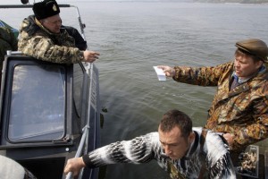 Четверо жителей Астраханской области задержаны по подозрению в браконьерстве.