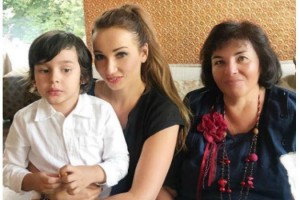 Мама Анфисы Чеховой недовольна поведением экс-мужа дочери