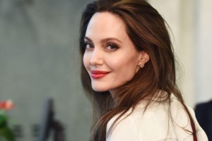 СМИ узнали о тайной помолвке Анджелины Джоли