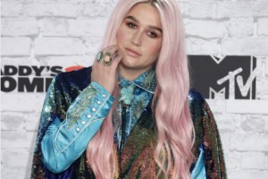 Шок дня…Как выглядела певица Кеша на MTV EMA 2017