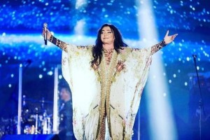 Лолита в прозрачном комбинезоне стала звездой Интернета