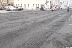 Начался ремонт проезжей части по ул. Березовой в Ленинском районе.