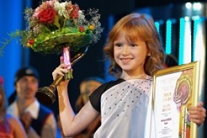 Топ-звезды Украины поддержали участницу Детского Евровидения (видео)