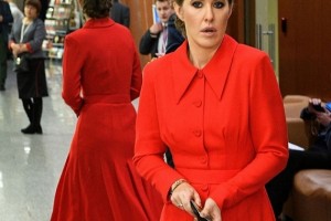 Собчак пришла к Путину в красном платье за 300 000 рублей