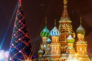 В Кремль отправили 27-метровую ёлку