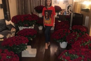 Ольга Бузова сама себе подарила миллион алых роз