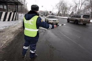 На автодороге «Володарский - Цветное» патрульной группой ГИБДД была остановлена иномарка под управлением местного жителя. 