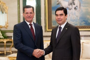 Состоялись телефонные переговоры губернатора Астраханской области Александра Жилкина и президента Туркменистана Гурбангулы Бердымухамедова. 
