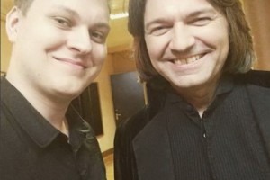 Юрий Хованский и Дмитрий Маликов записали новогодний кавер «Розового вина» (Видео)