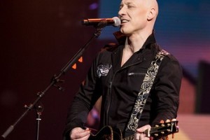 Денис Майданов сделал клип для «Артека» со своей дочерью