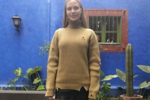 Певица Глюкоза подверглась критике из-за дырявого свитера