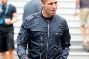 Фестиваль Parklife запретил картофелечистки из-за Лиама Гэллахера