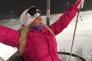 Анна Семенович призналась поклонникам в любви к зимней погоде