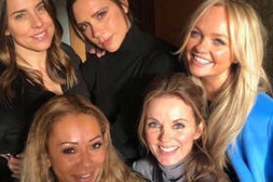 На фото Spice Girls обнаружили таинственный белый порошок