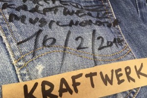 Группа Kraftwerk подарила джинсы Музею соцбыта