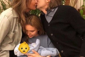 Елена и Дмитрий Маликовы показали первое фото новорожденного сына