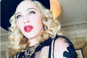 Мадонна удивила своими "голыми" фото 