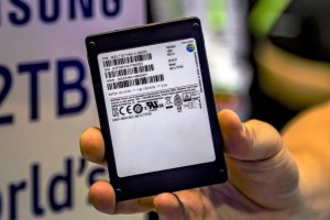 Samsung создала новый SSD с рекордной емкостью – 30 ТБ