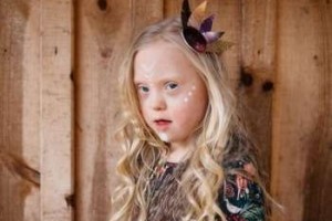 Маленкая девочка с синдромом Дауна стала лицом рекламной кампании популярного бренда