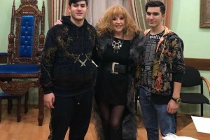 Пенсионерка Пугачева на свадьбе за полчаса заработала 8 миллионов