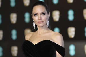 Анджелина Джоли закрутила роман с молодым актером