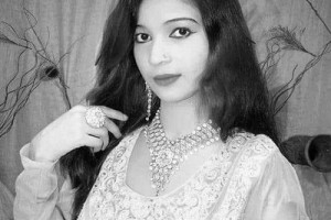 Беременную певицу убили в Пакистане за отказ выступать стоя
