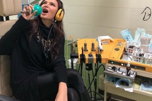 Эвелина Бледанс теряет слух из-за болезни