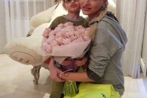Пользователи Сети восхитились красотой Алены Шишковой без макияжа