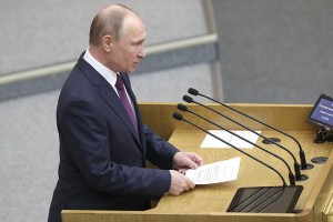 Президент РФ Владимир Путин поручил улучшить социально-экономическое положение ветеранов Великой отечественной войны.
