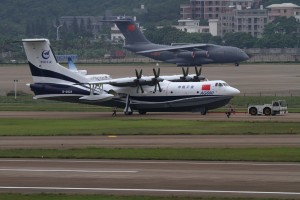 Китай начнёт поставки крупнейшего в мире самолёта-амфибии в 2022 году.
