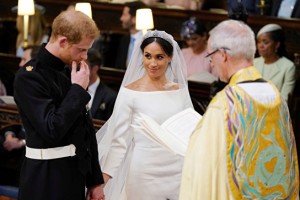 Свадьба принца Гарри: Королева в печали, гости – в ужасе, а Бэкхему смешно