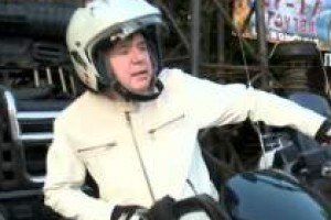 Евгений Осин на мотоцикле протаранил трактор и покалечился на глазах у съемочной группы НТВ