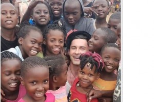 Дан Балан «усыновил» африканских детей