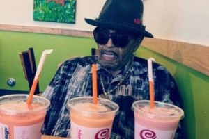 Находящийся при смерти отец Майкла Джексона не хочет видеть родных