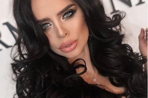 ВИКТОРИЯ РОМАНЕЦ УДИВИЛА СНИМКАМИ ДО ПЛАСТИКИ