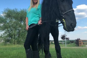 Новый бойфренд Анастасии Волочковой подарил ей коня из фильма «Зорро»