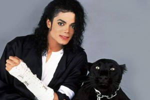 Майкла Джексона в детстве кастрировал его собственный отец
