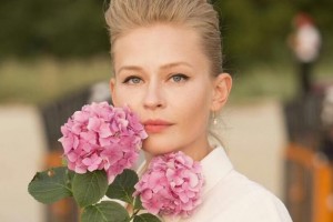 Юлия Пересильд показала фото с отдыха: поклонники сравнили актрису с русалкой