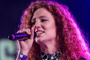 Британская певица Джесс Глинн может лишиться голоса из-за операции на голосовых связках
