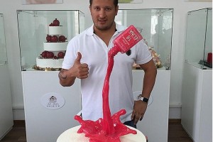 Известный кондитер приготовил «траурный» торт ко дню рождения Егора Крида