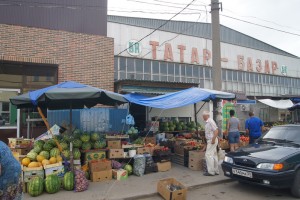 На астраханском рынке «Татар-Базар» прошли рейды по пресечению незаконной торговли
