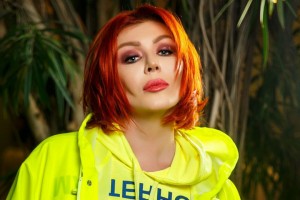 РЕДКИЕ МИНУТЫ С МОИМ АНГЕЛОЧКОМ: ИРИНА БИЛЫК ПОЗИРУЕТ С СЫНОМ
