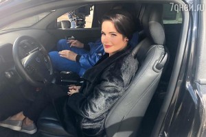 Анна Пескова рассказала, почему гуляет летом в шубе  